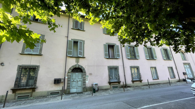 Fondi commerciali a Borgo a Mozzano