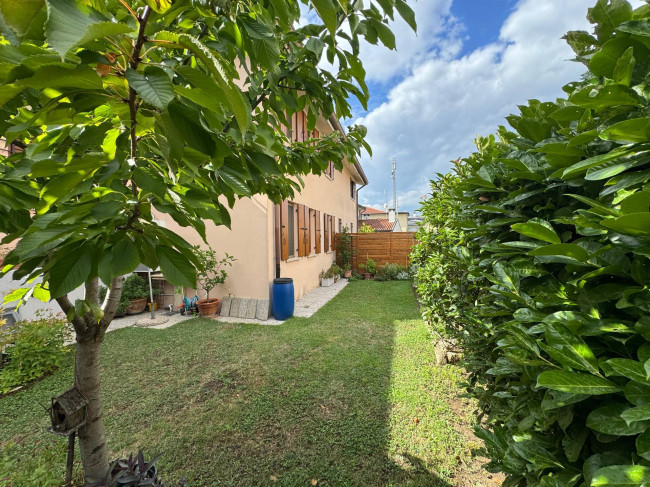 Villa trifamiliare in Vendita a Conegliano
