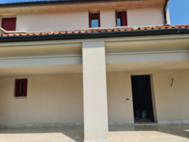 Villa bifamiliare in Vendita a Conegliano