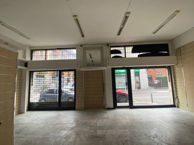 Negozio in Affitto a Milano