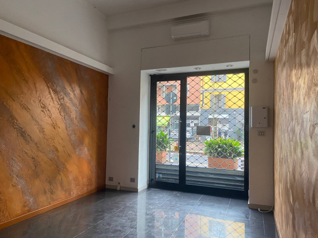 Negozio in Affitto a Milano