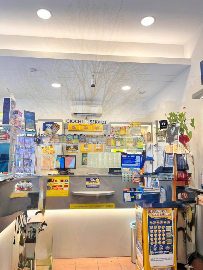 Tabaccheria ricevitoria in Vendita a Milano