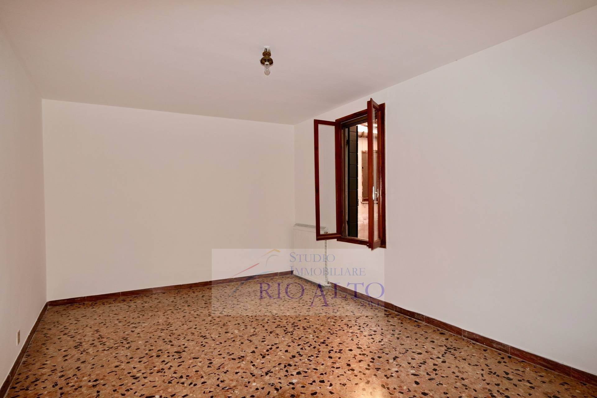  venezia affitto quart: castello studio-immobiliare-rio-alto