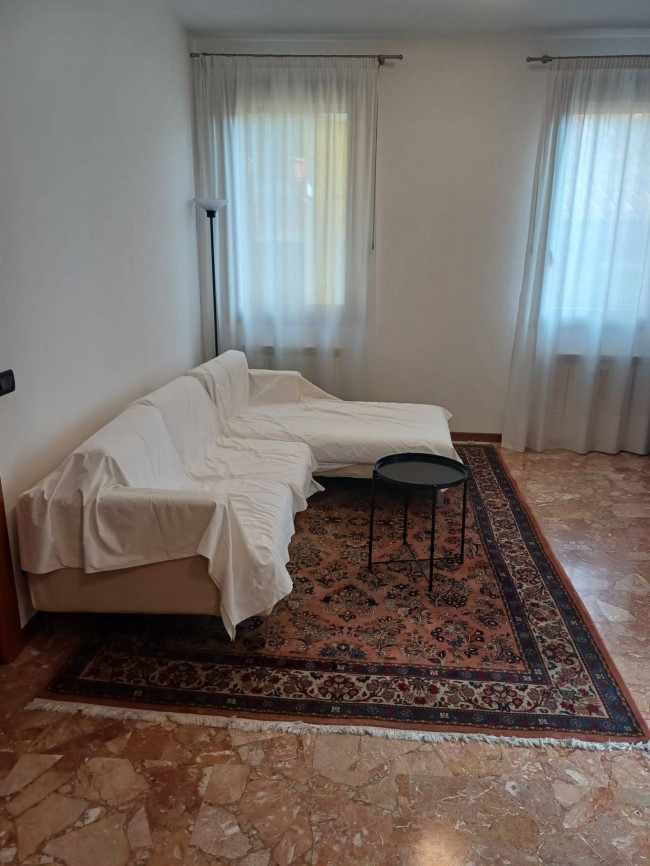 Flat for Rent to Venezia