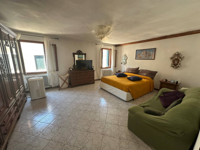 House for Sale to Venezia