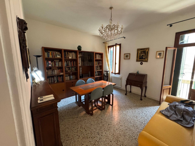 Flat for Rent to Venezia