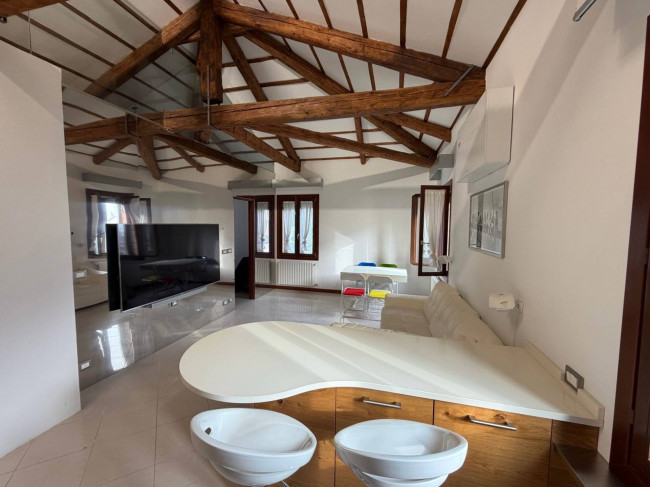 Flat for Sale to Venezia
