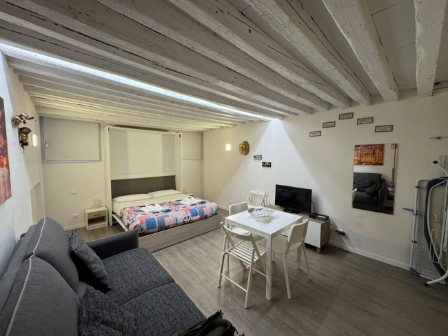 Flat for Sale to Venezia