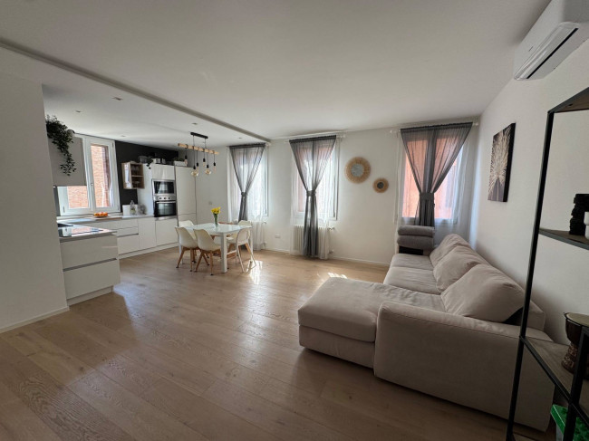 Flat for Sale to Venezia