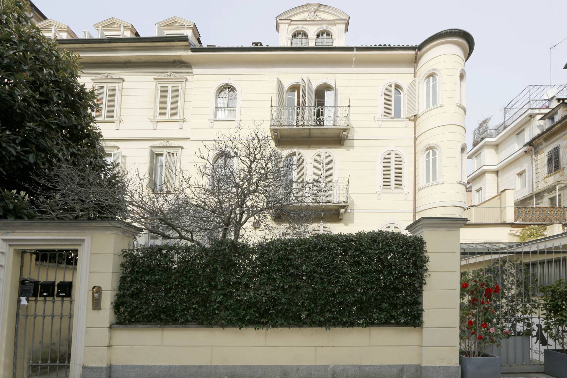 Stabile intero - Palazzo TORINO vendita  Crocetta  Chiusano & C. Immobiliare
