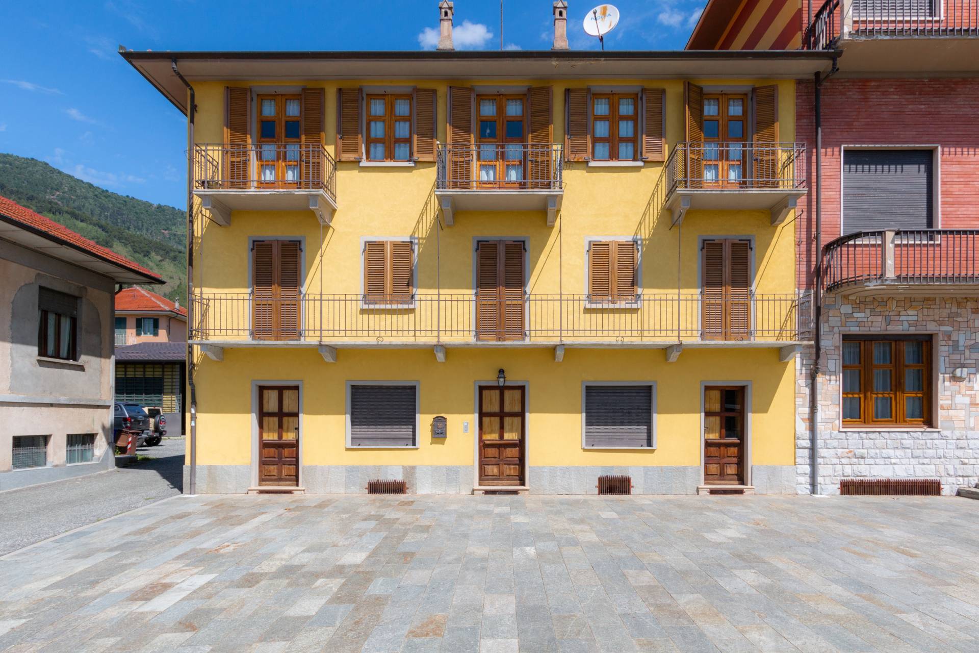 Stabile intero - Palazzo CAFASSE vendita  Monasterolo  Chiusano & C. Immobiliare
