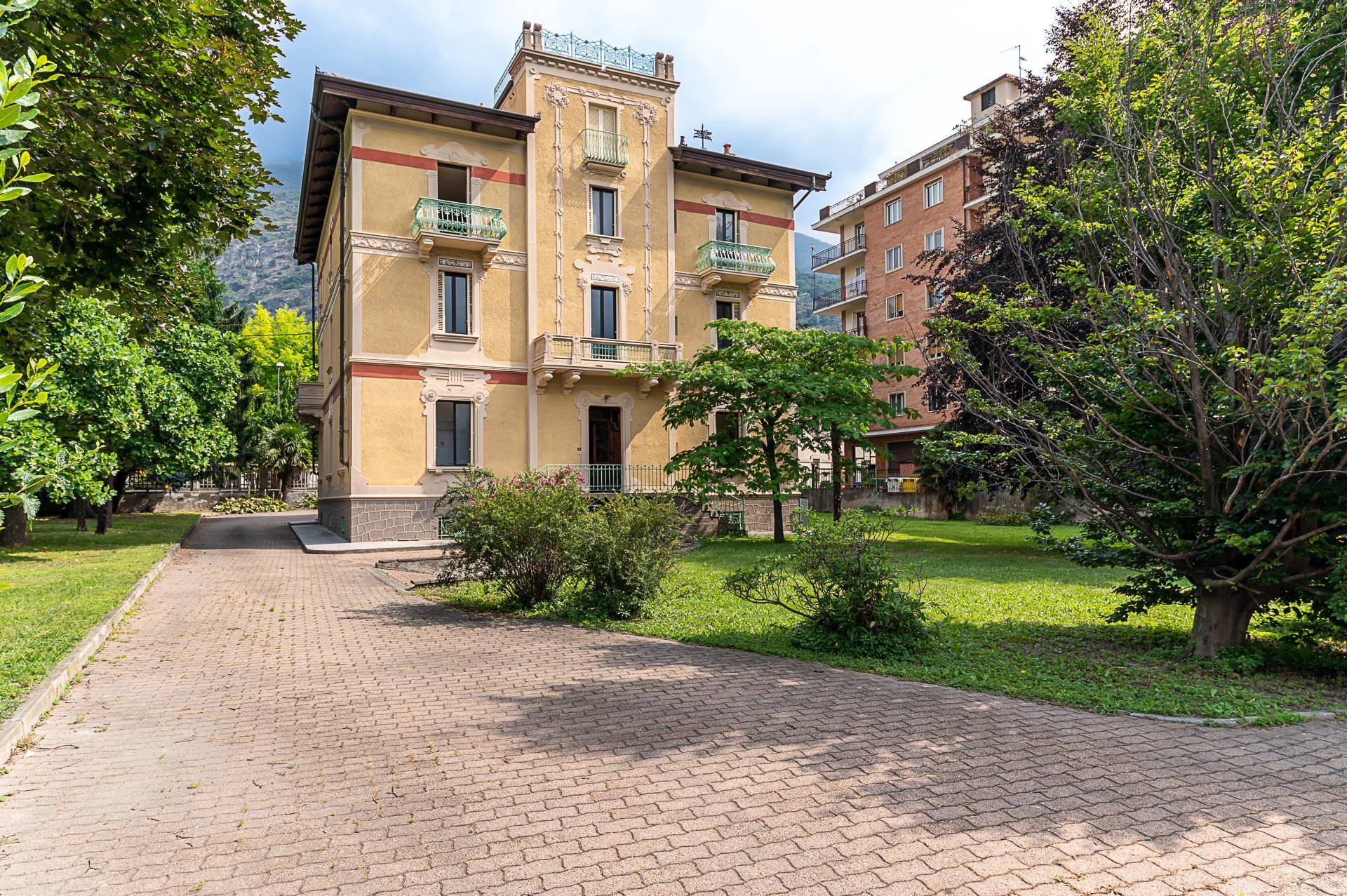 Stabile intero - Palazzo SUSA vendita  Centrale  Chiusano & C. Immobiliare