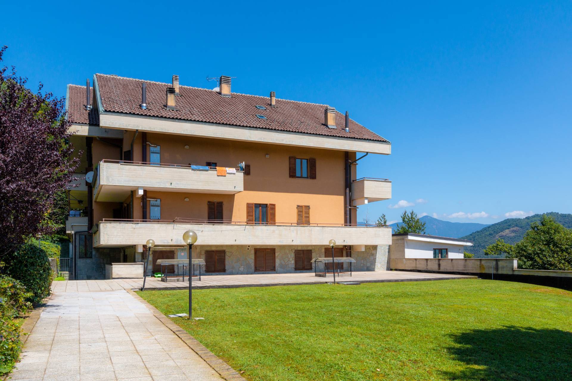  trana vendita quart:  chiusano & c. immobiliare
