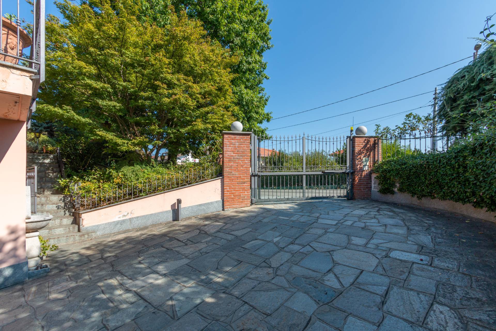 Villa PIANEZZA vendita  Residenziale  Chiusano & C. Immobiliare