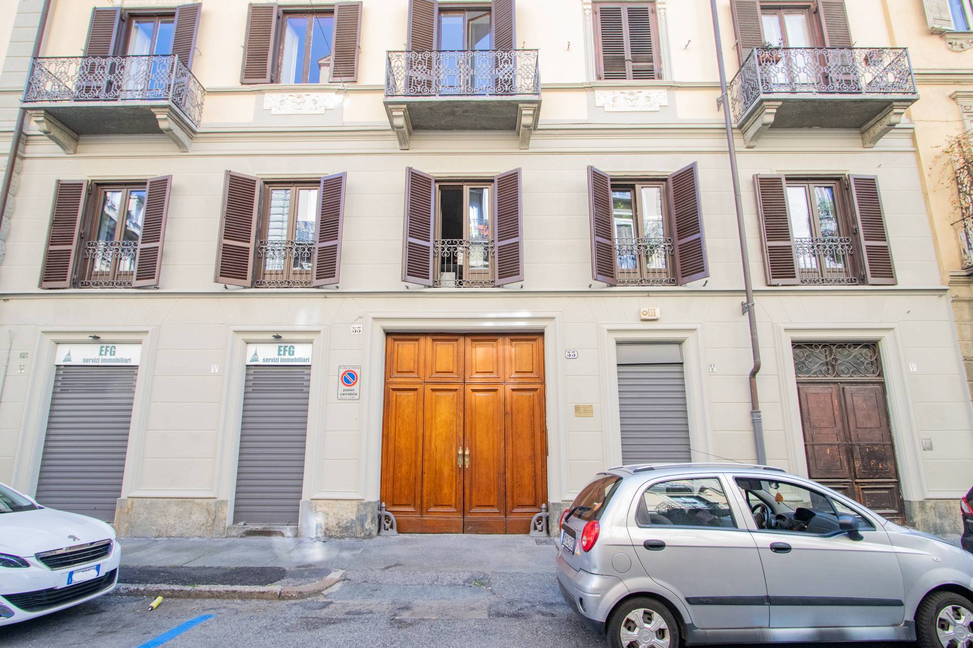 appartamento in Via Andrea Massena a Torino