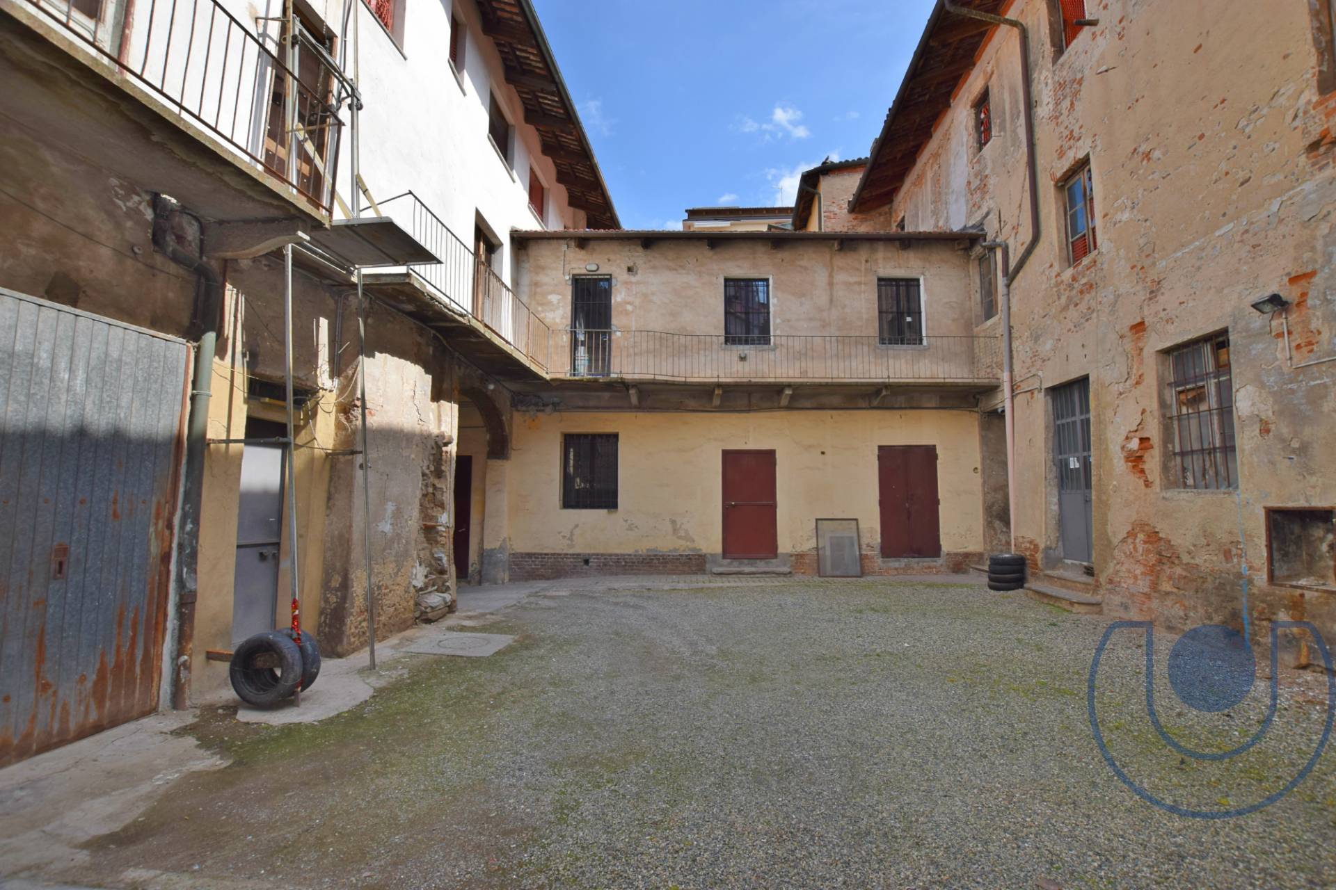 Palazzo in vendita a Chieri (TO)