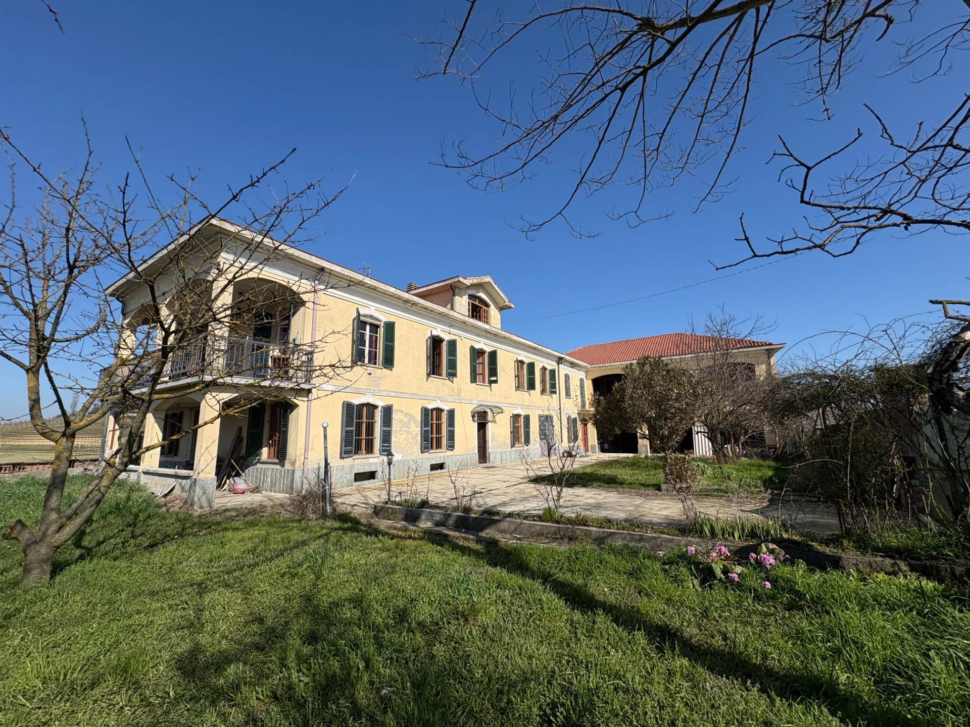 Cascina in vendita