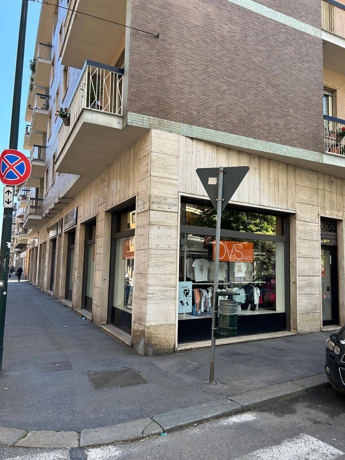 Negozio in Affitto a Torino