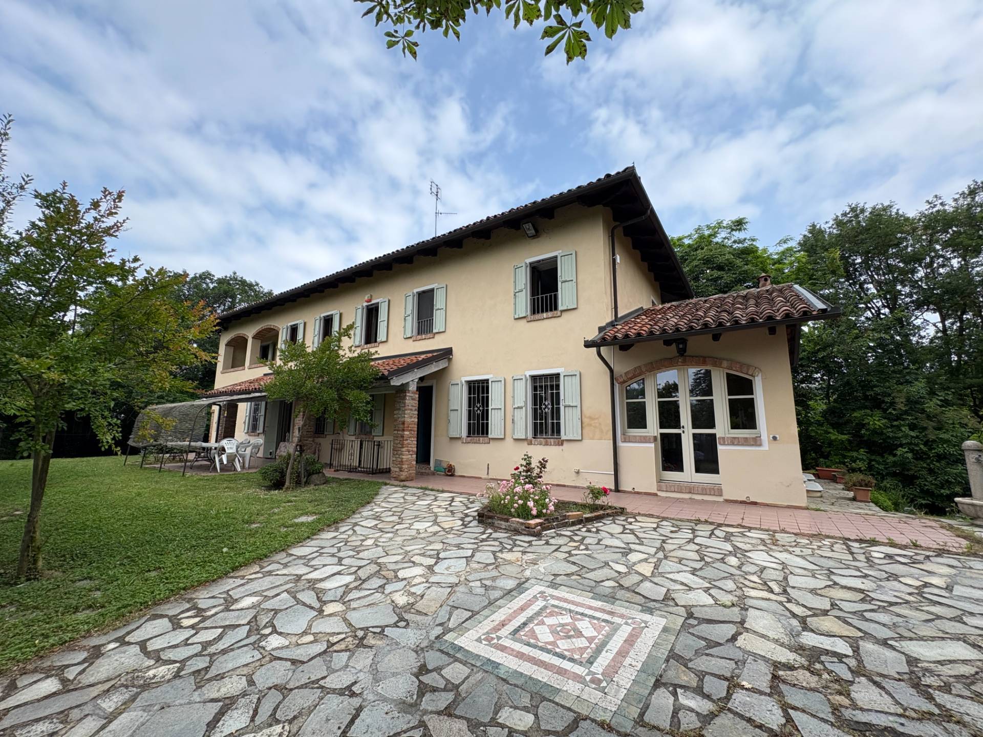 Cascina in vendita