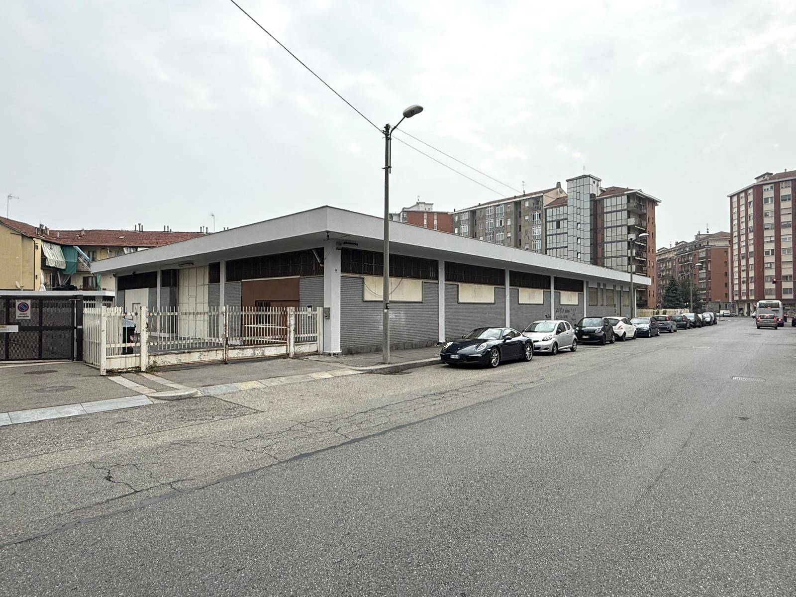 Magazzino in affitto