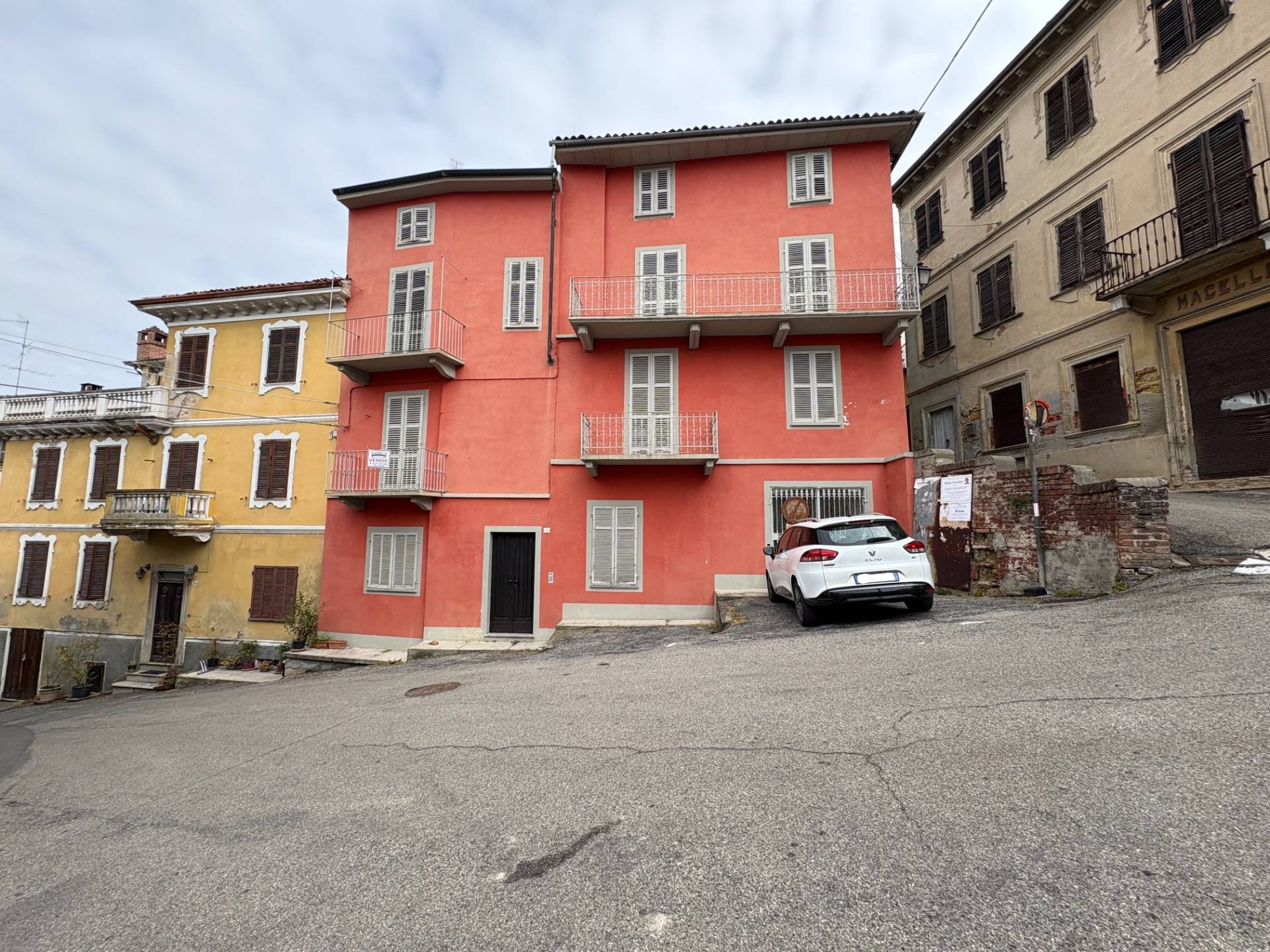 Casa indipendente in vendita