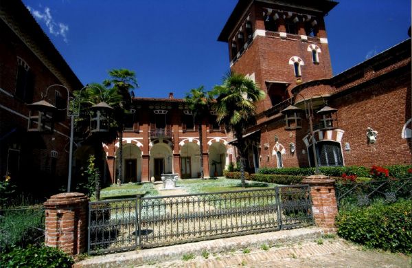 Castello in Vendita a Dusino San Michele