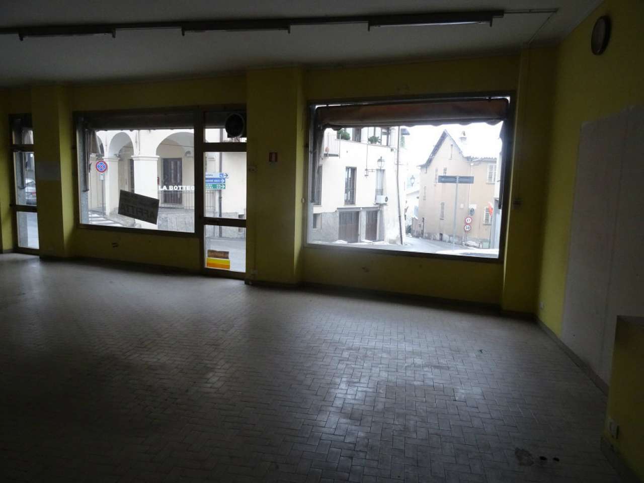 Negozio in Affitto a Mondovì