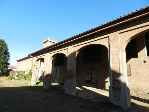 Casale in Vendita a Bruno