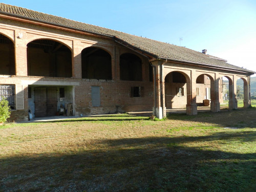 Casale in Vendita a Bruno