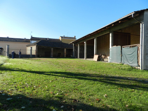 Casale in Vendita a Bruno