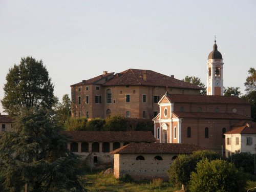 Castello/Torre in vendita a Roatto (AT)