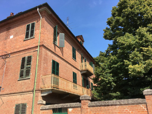 Cascina in Vendita a Scurzolengo