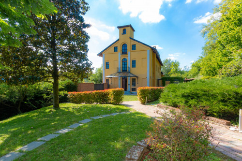 Villa in Vendita a Asti