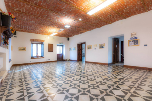 Palazzo Storico in Vendita a Villar Focchiardo