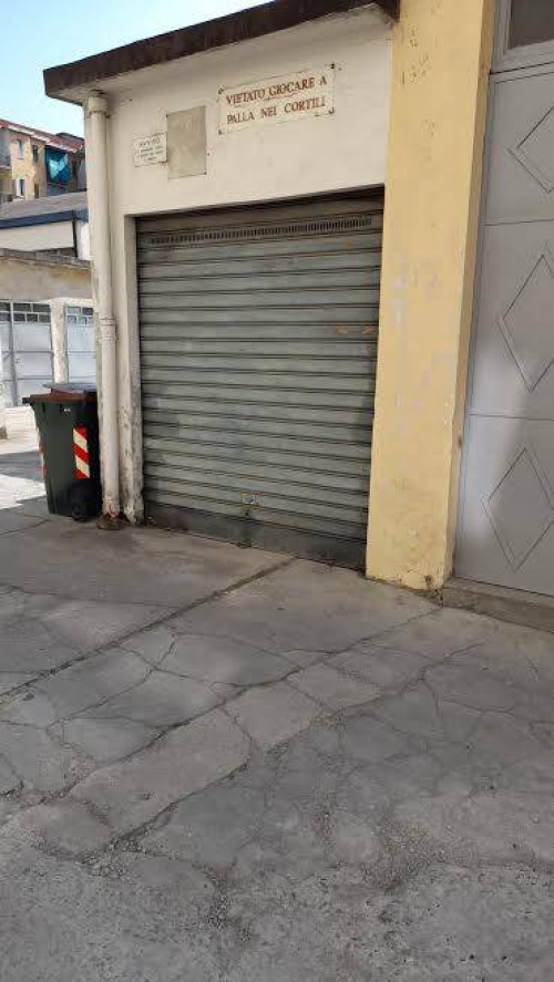 Box o garage in Vendita a Torino