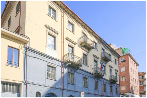 Stabile - Palazzo in Vendita a Torino