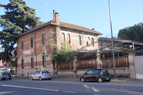 Commercial Property for Sale to Milano