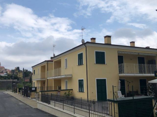 Appartamento in Vendita a Cervo