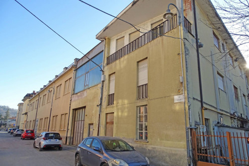 Stabile - Palazzo in Affitto a Mondovì