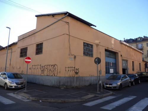 Capannone in Locazione a Torino