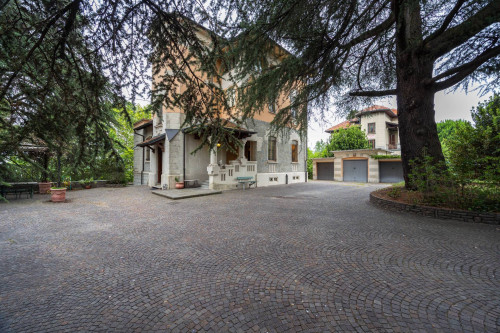 Villa for Sale to Rivoli