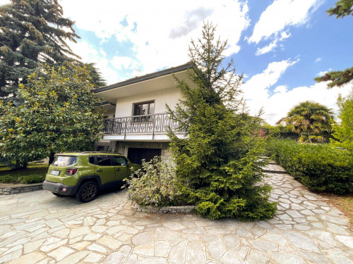 Villa Unifamiliare in Vendita a Aosta