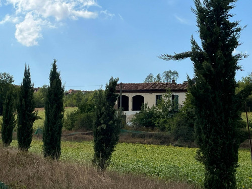 Rustico in Vendita a Castell'Alfero