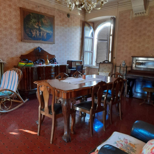 Palazzo Storico in Vendita a Bubbio