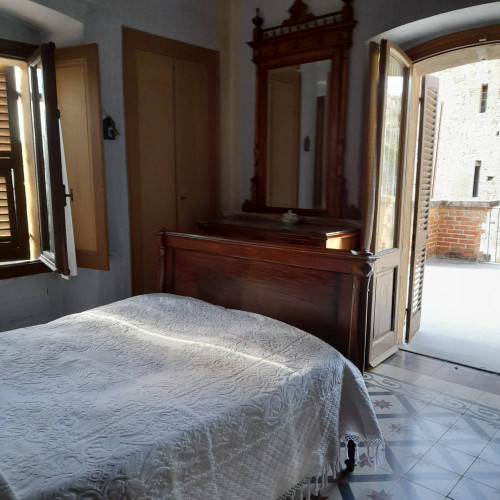 Palazzo Storico in Vendita a Bubbio