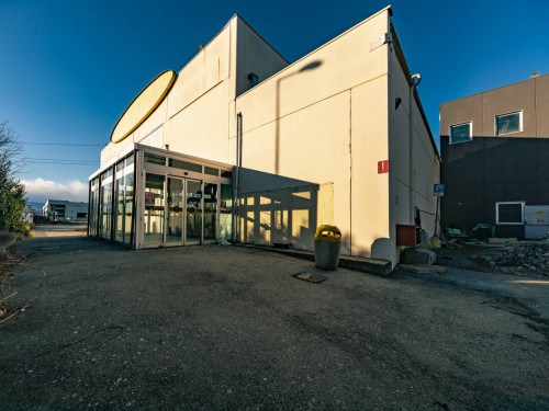 Locale commerciale in Vendita a Mappano