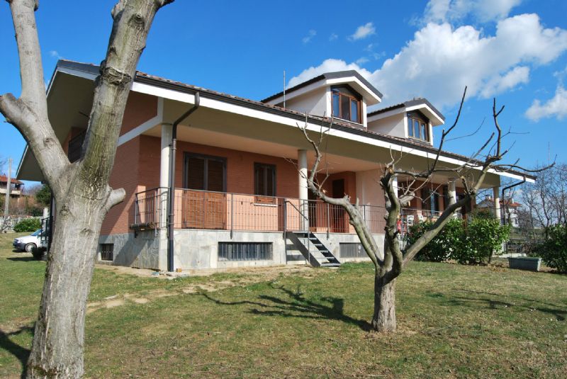 Villa Bifamiliare in Vendita a Giaveno