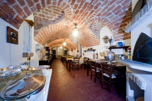 Casale in Vendita a Asti