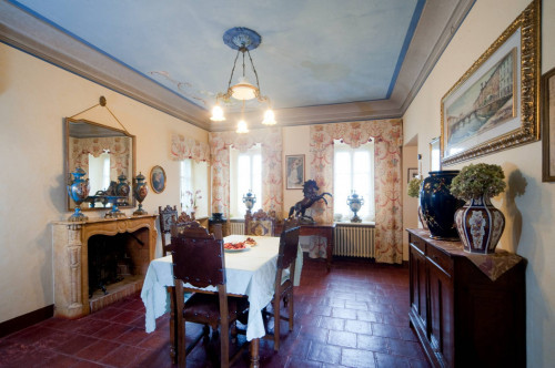 Casale in Vendita a Asti