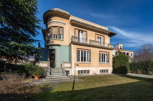 Villa in Vendita a Borgosesia